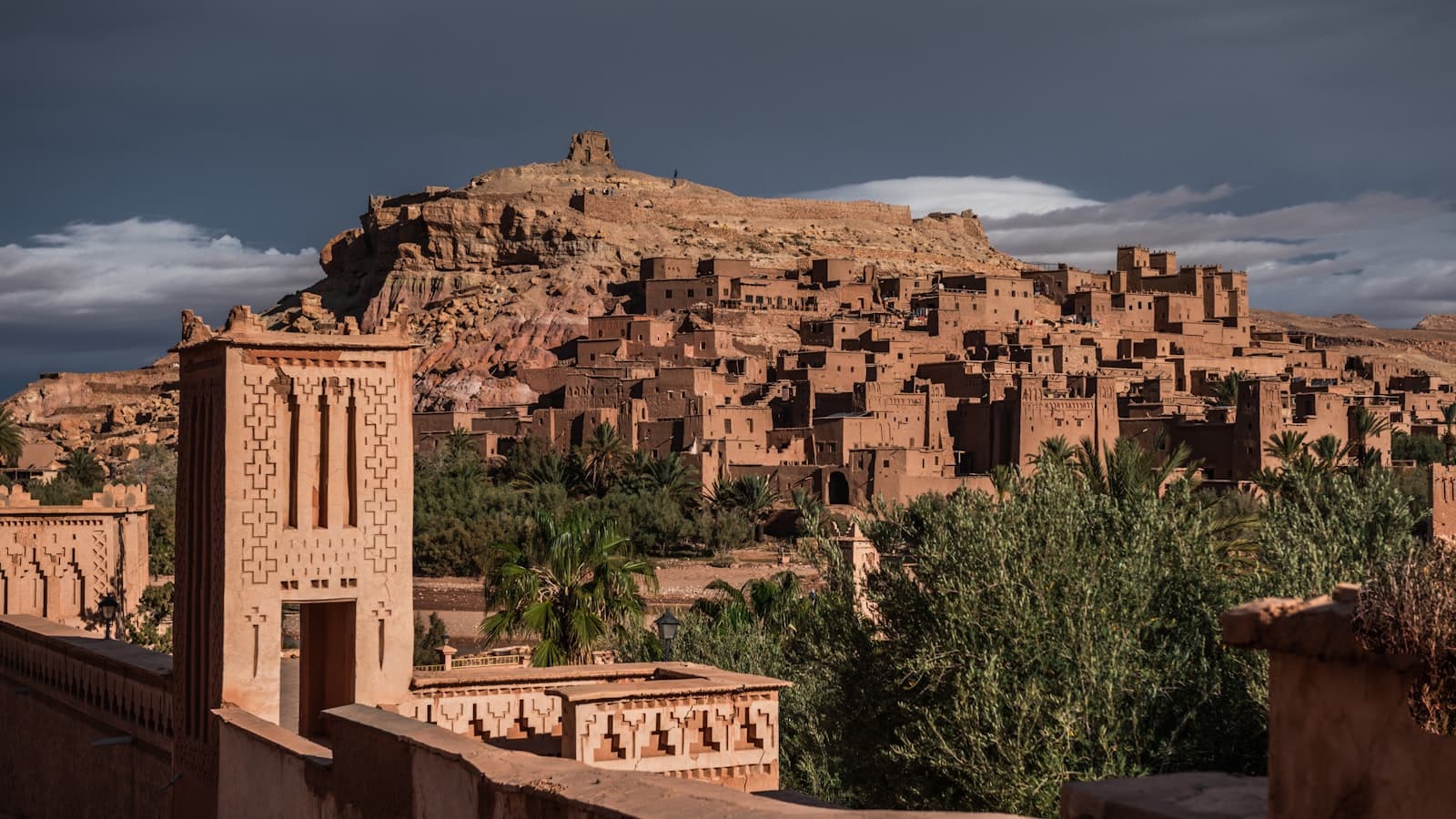 The fortified clay kasbah of Aït Ben Haddou rising above the Ounila valley, Morocco
